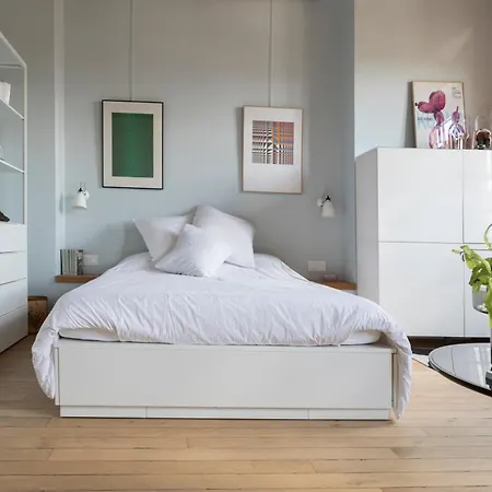 Notre-dame Stunning 2 Bedroom Air Conditioned Flat