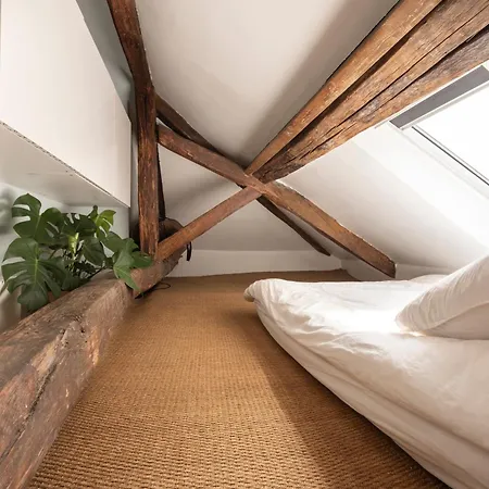 Notre-dame Stunning 2 Bedroom Air Conditioned Flat *